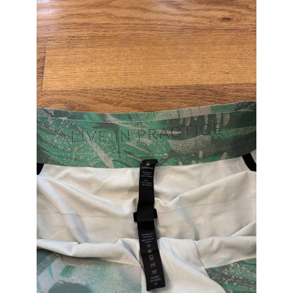 Lululemon Men's Sz 31 Current State Board Shorts Green Palms Swim Trunks 10
